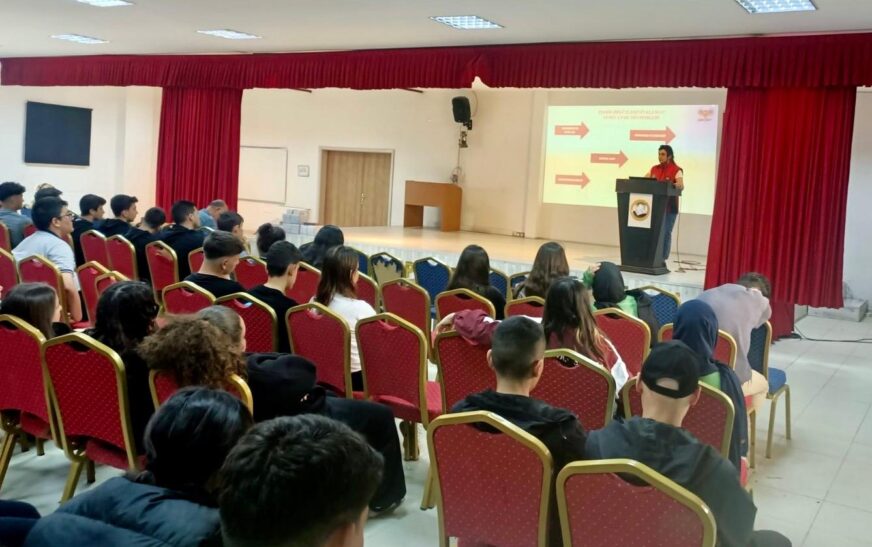 Emniyetten Gençlere Güvenli Gelecek Eğitimi